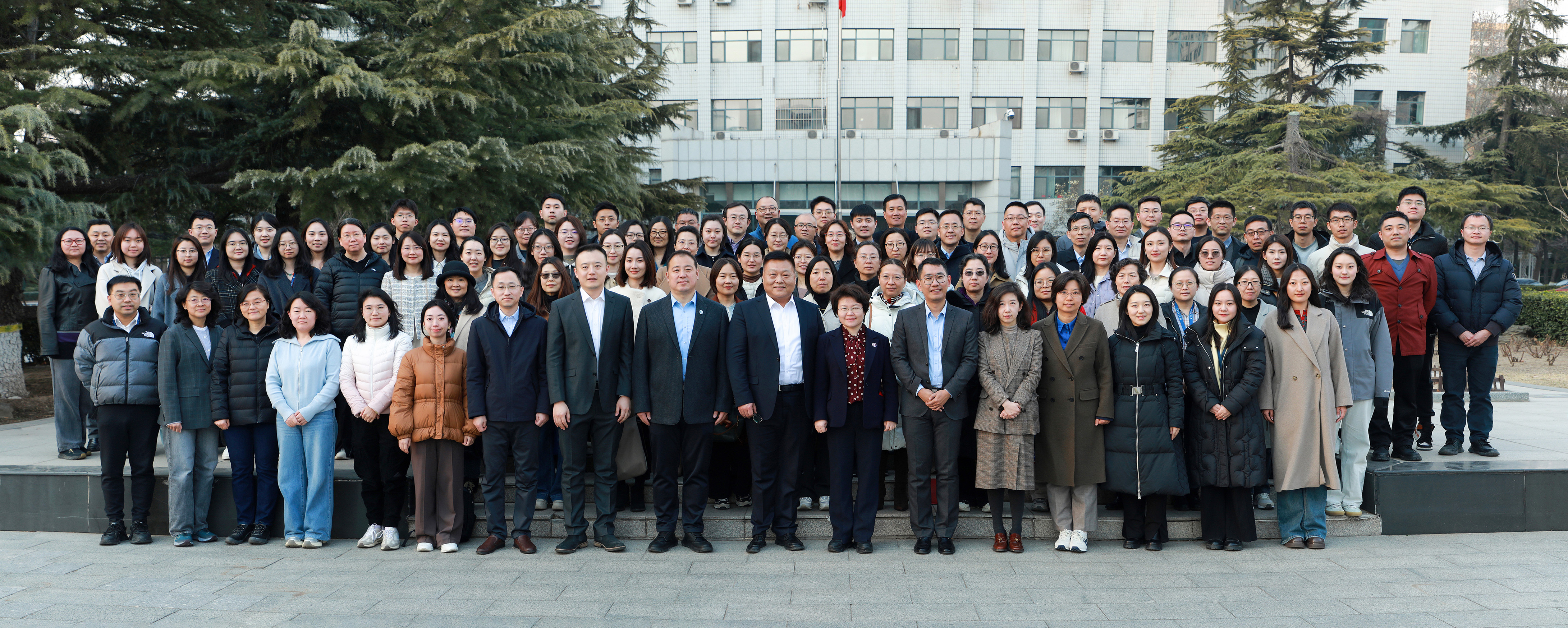 台湾女优
合影5.jpg